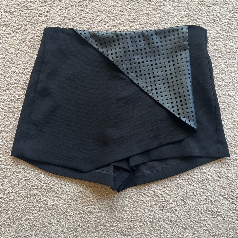 BCBGeneration Skort Faux Leather Detail